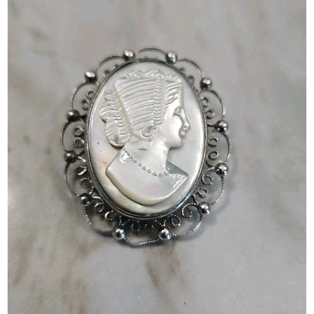Vintage Brooch Sterling Silver Sorrento Pin Pendant Mother of Pearl Bali Cameo